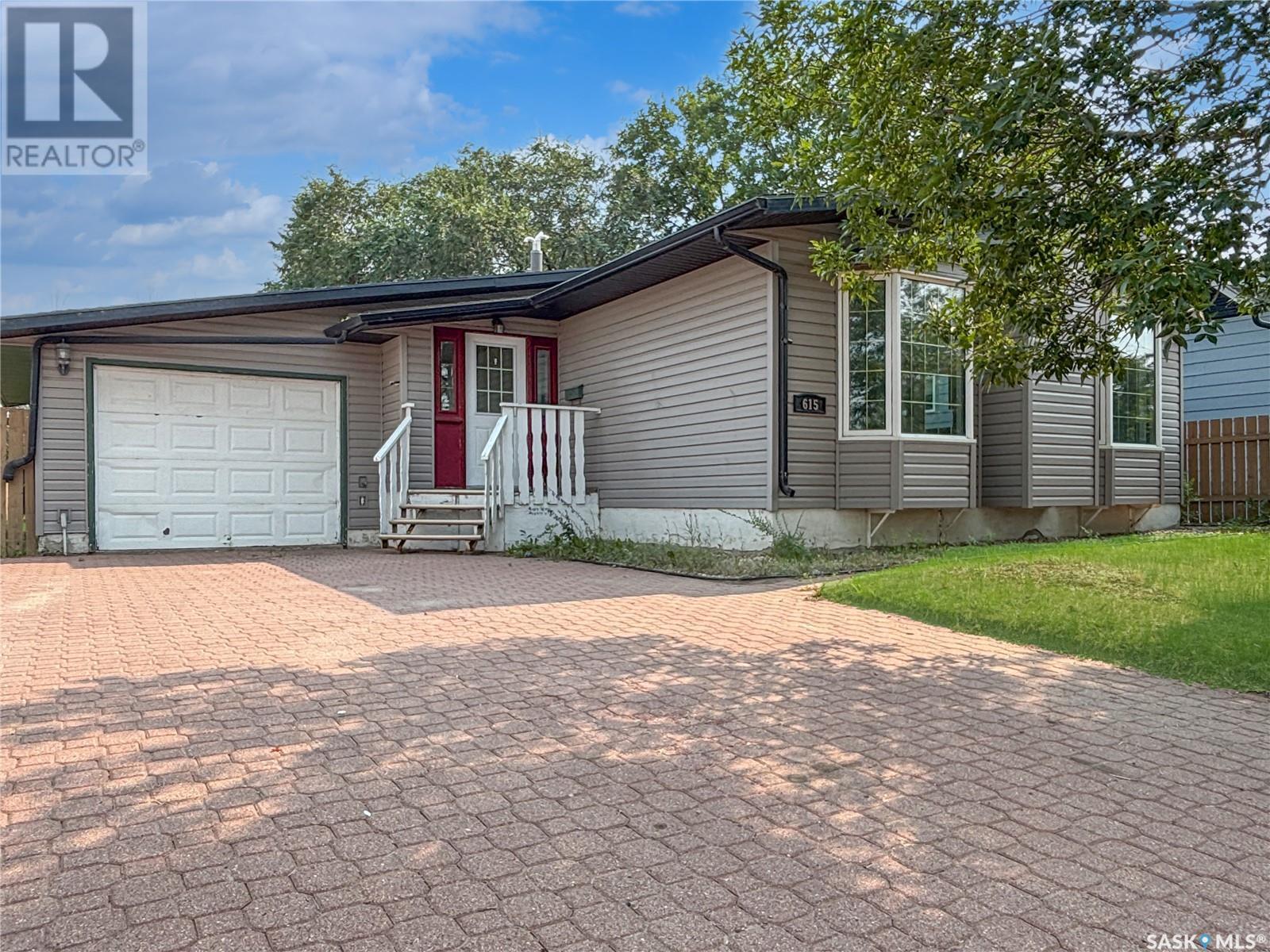 615 Lenore Dr, Saskatoon, SK S7K 5G7