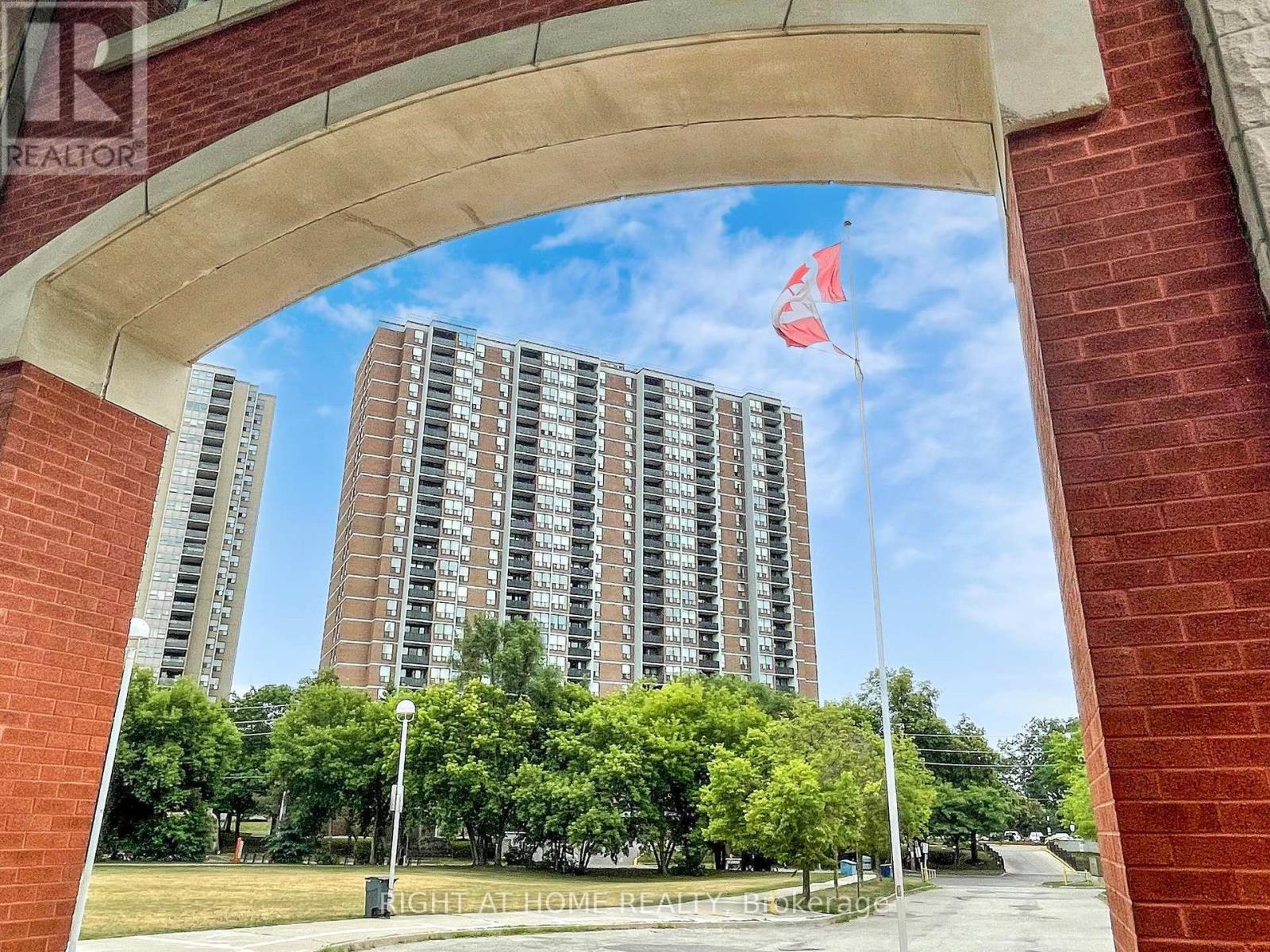 2303 85 Emmett Ave, Toronto, ON M6M 5A2
