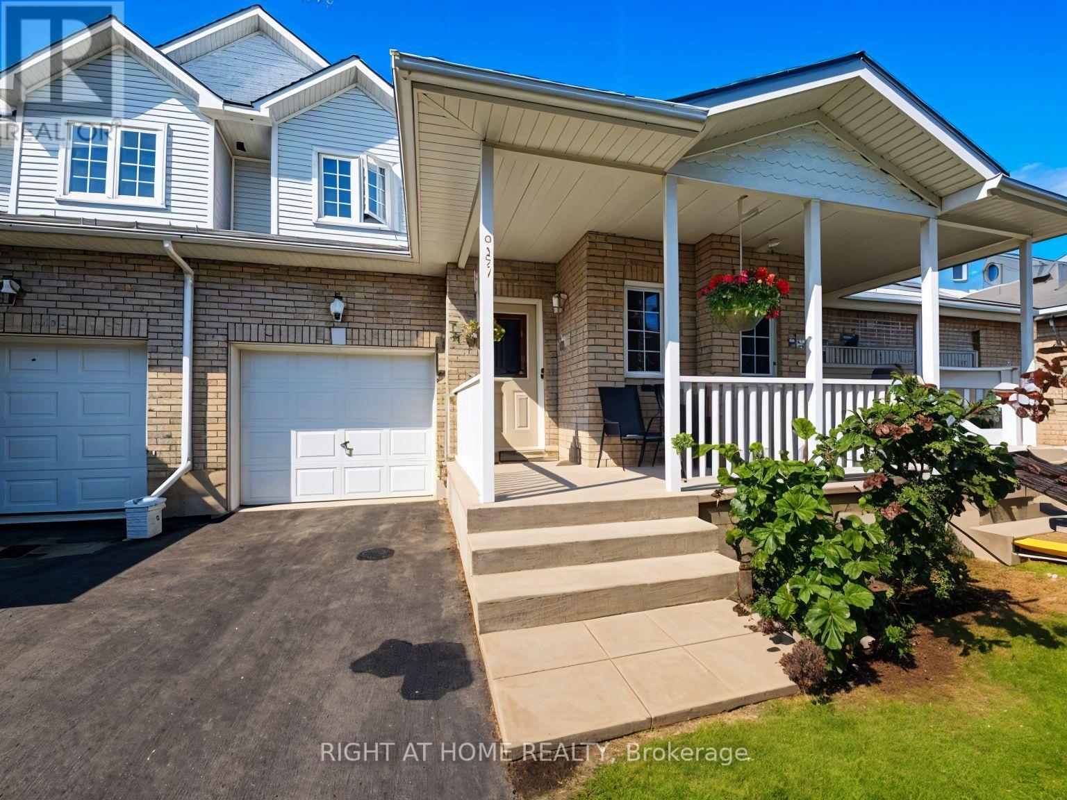 447 Molly Mcglynn St, Kingston, ON K7K 7C2