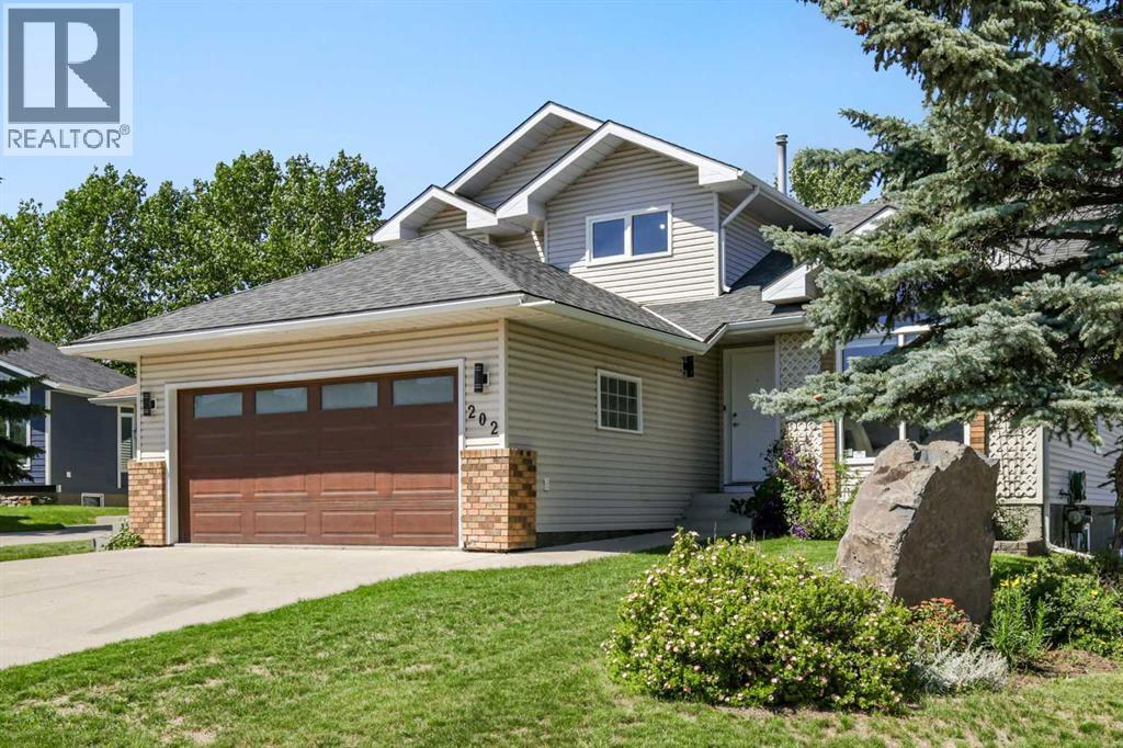202 Hawktree Bay NW, Calgary, AB T3G 2Z3