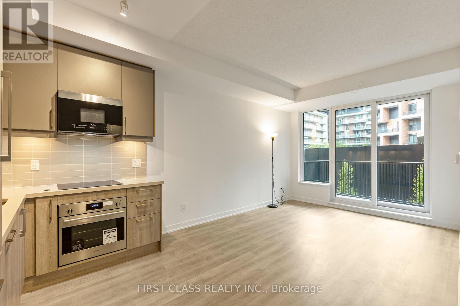 405 38 Simcoe Promenade W, Markham Unionville, ON L6G 0H7