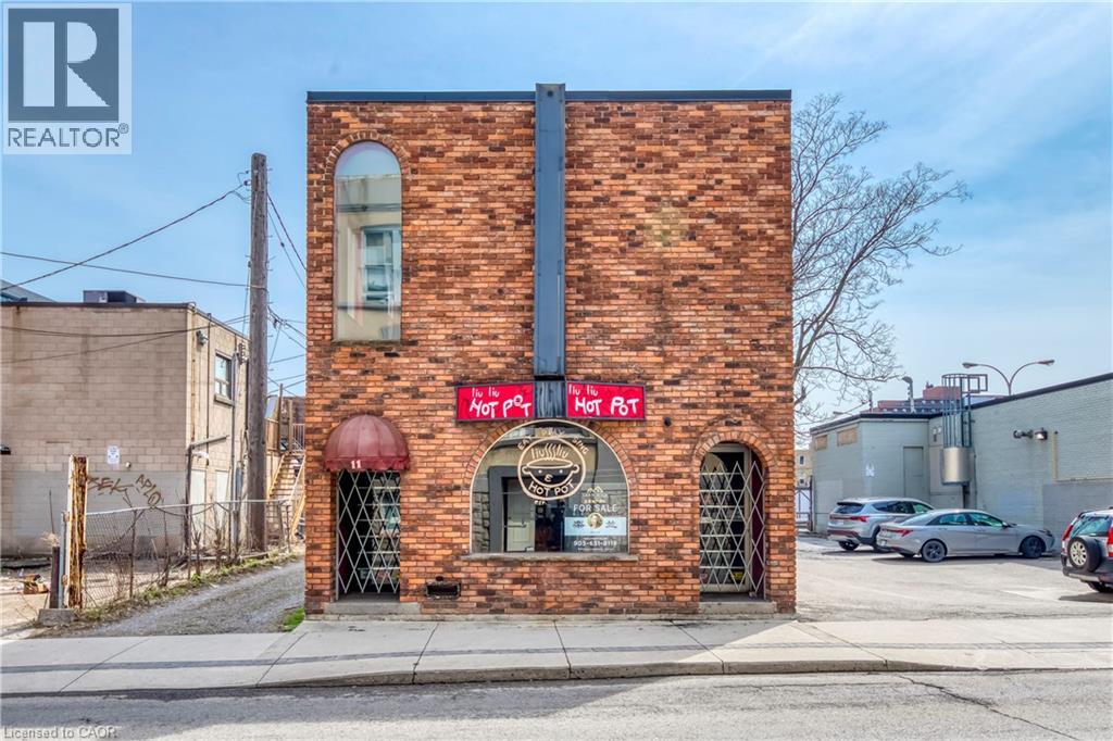 11 Walnut St S, Hamilton, ON L8N 2K8