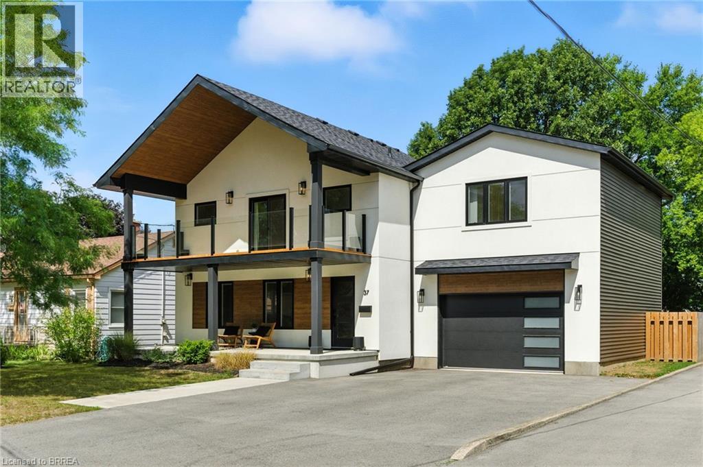 37 Barnes Ave, Brantford, ON N3R 4Y9