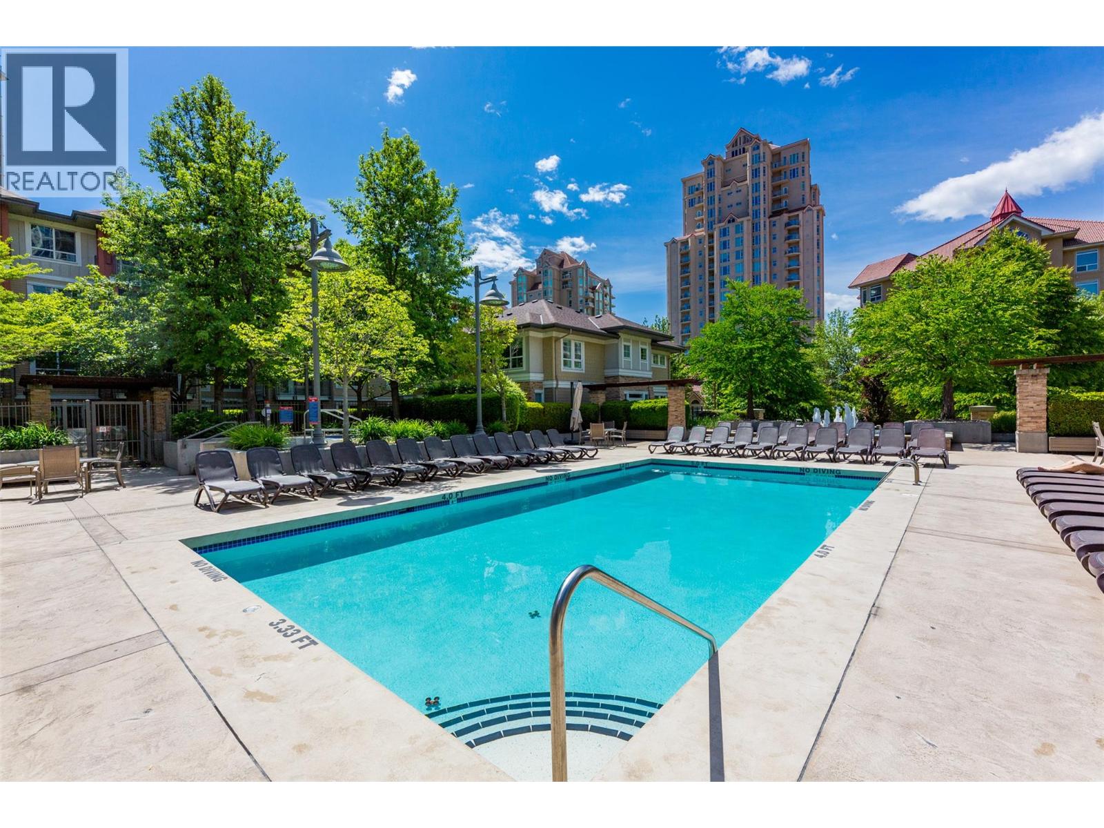 1083 Sunset Drive Unit 319, Kelowna, BC V1Y 9Z1