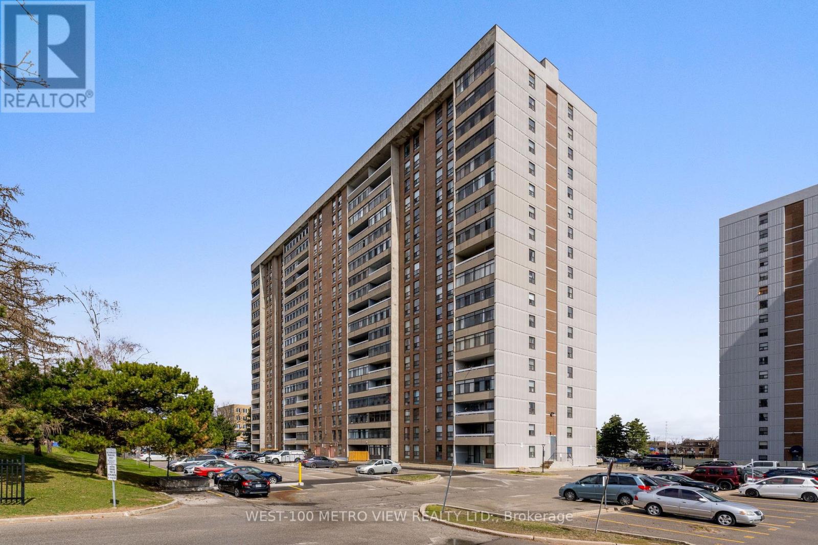 908 15 Kensington Rd, Brampton, ON L6T 3W2