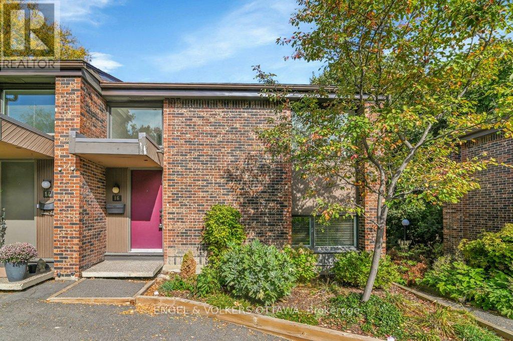 16 525 Hilson Ave, Ottawa, ON K1Z 6C9