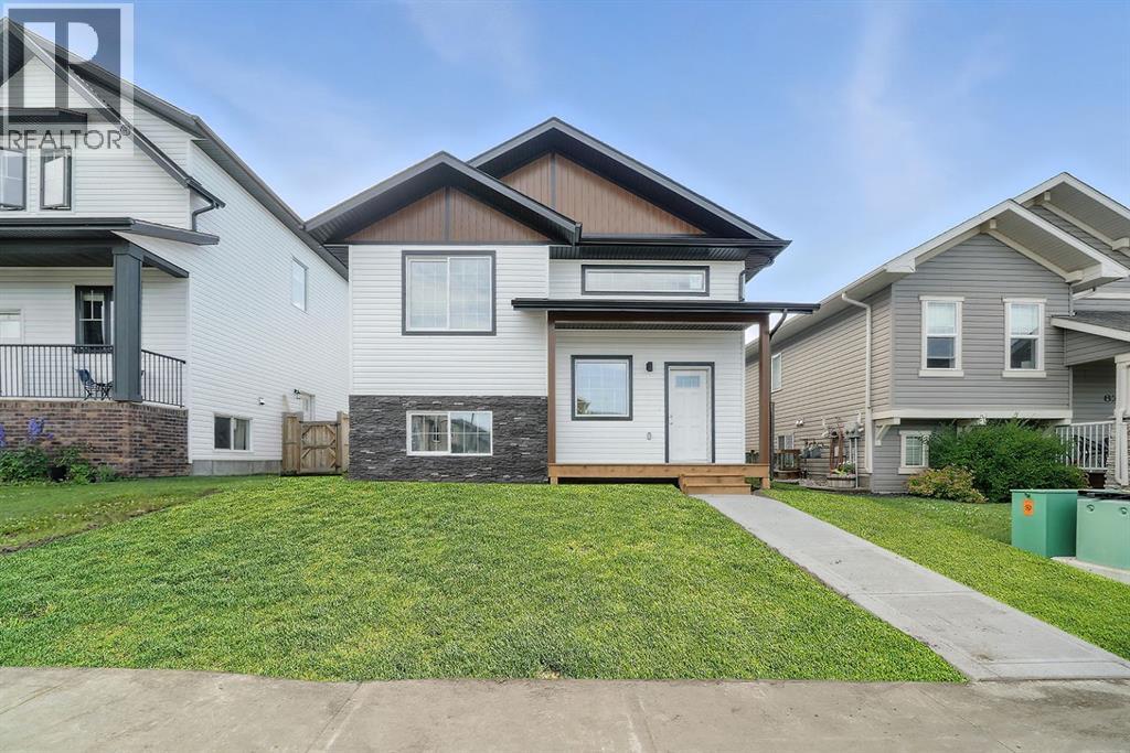 84 Reynolds Rd, Sylvan Lake, AB T4S 0L8