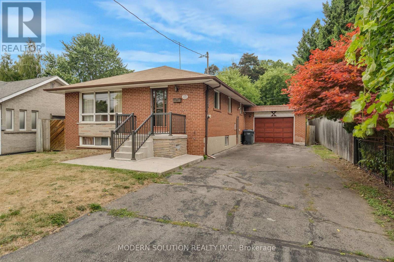 177 Eaglewood Blvd, Mississauga, ON L5G 1V8