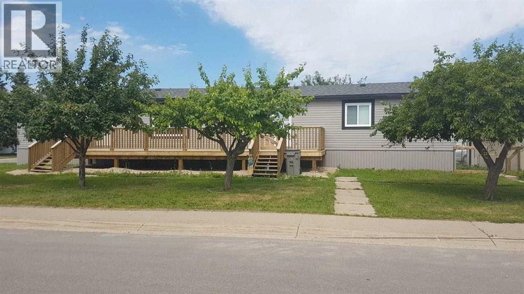 20 Auttreaux Dr, Whitecourt, AB T7S 1C8