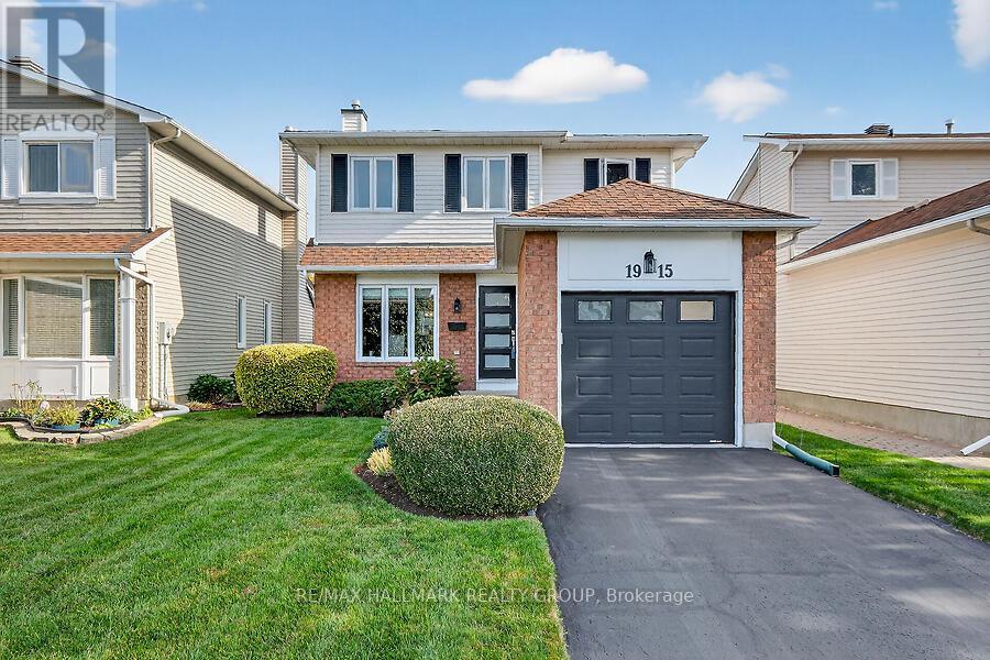 1915 Orchardview Ave, Ottawa, ON K4A 3H1