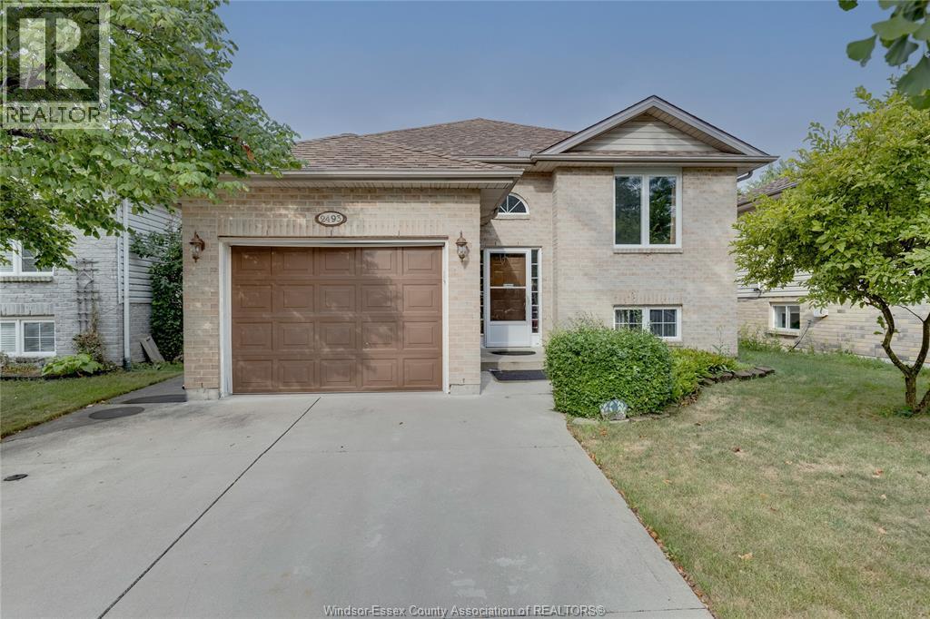 2493 Trappers Ave, Windsor, ON N8P 1N4