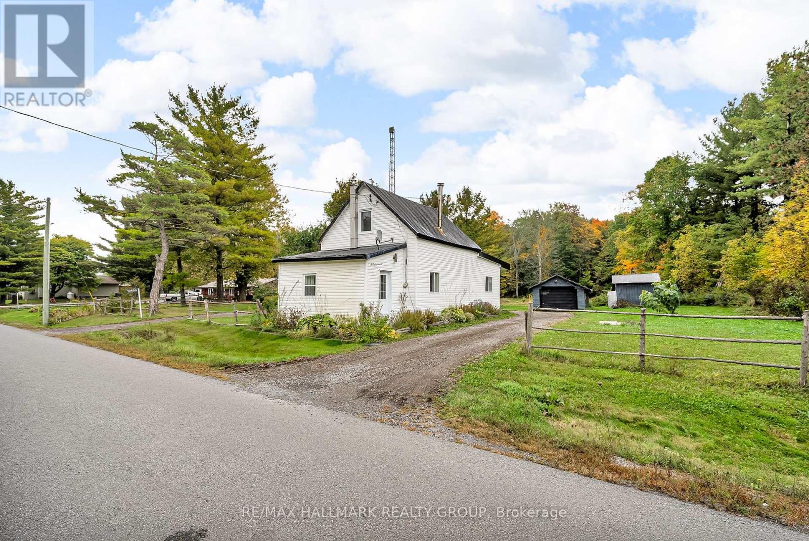 10450 Clark Rd, North Dundas, ON K0E 1S0
