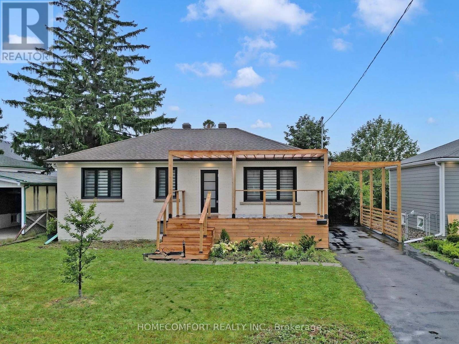 270 Brighton Ave, Toronto, ON M3H 4E9