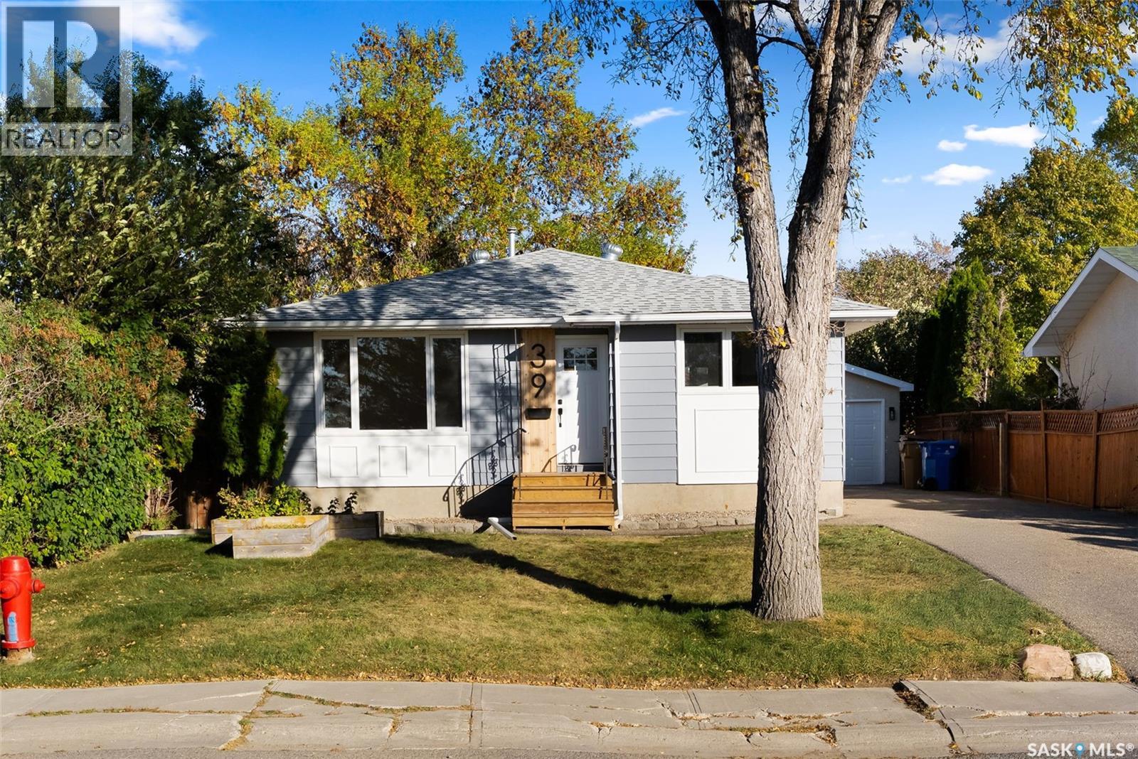 39 Boyce St, Regina, SK S4R 6M3