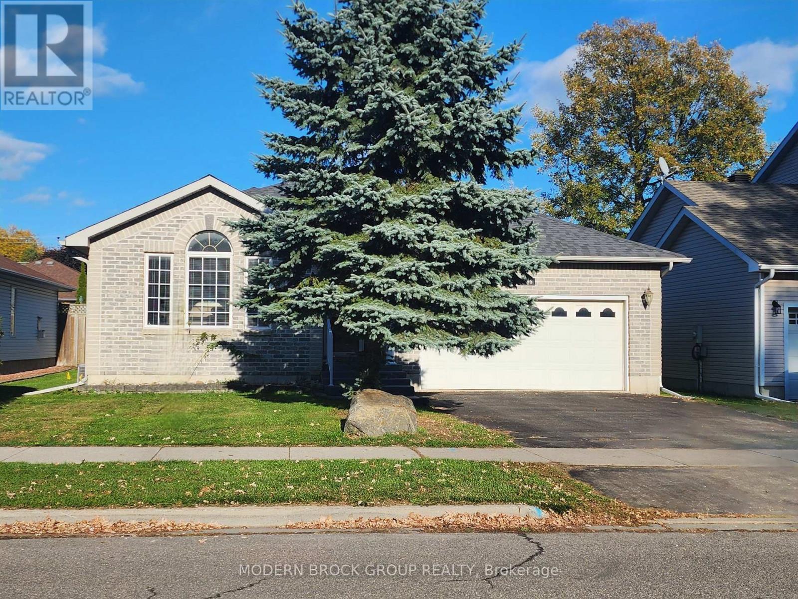 1295 Cuthbertson Ave, Brockville, ON K6V 6Y2