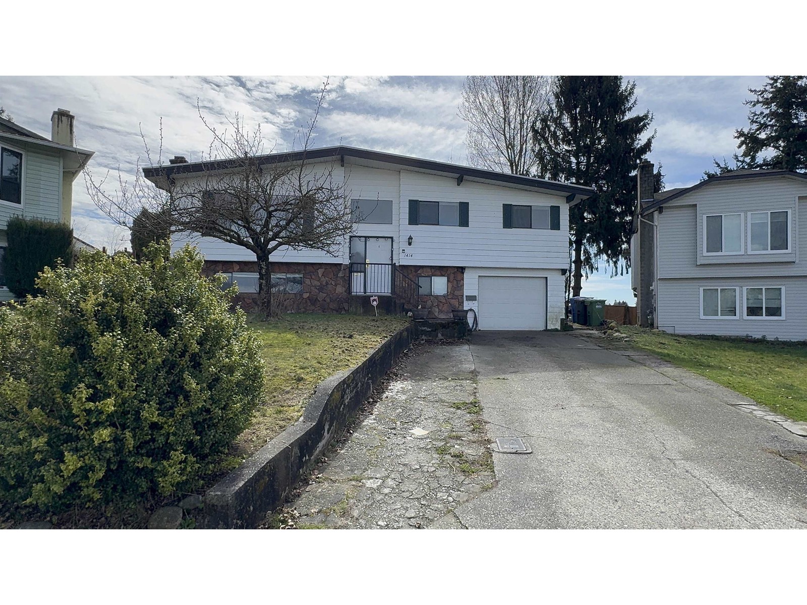 1414 Kipling St, Abbotsford, BC V2S 6J9