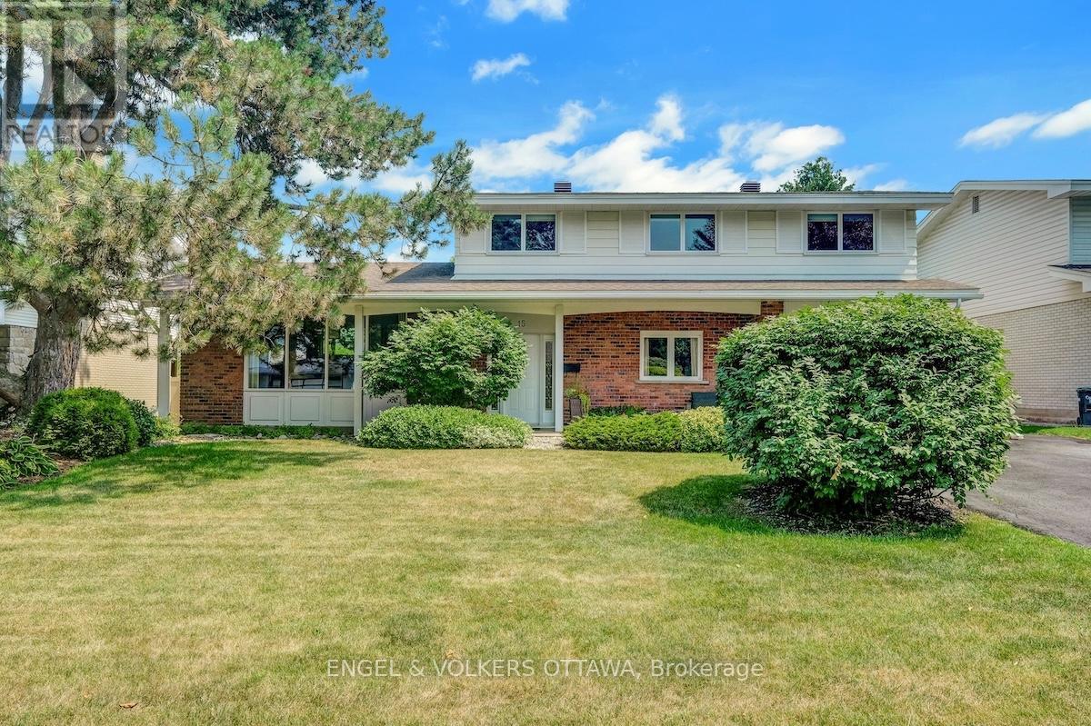 15 Dickson St, Ottawa, ON K2H 7H6