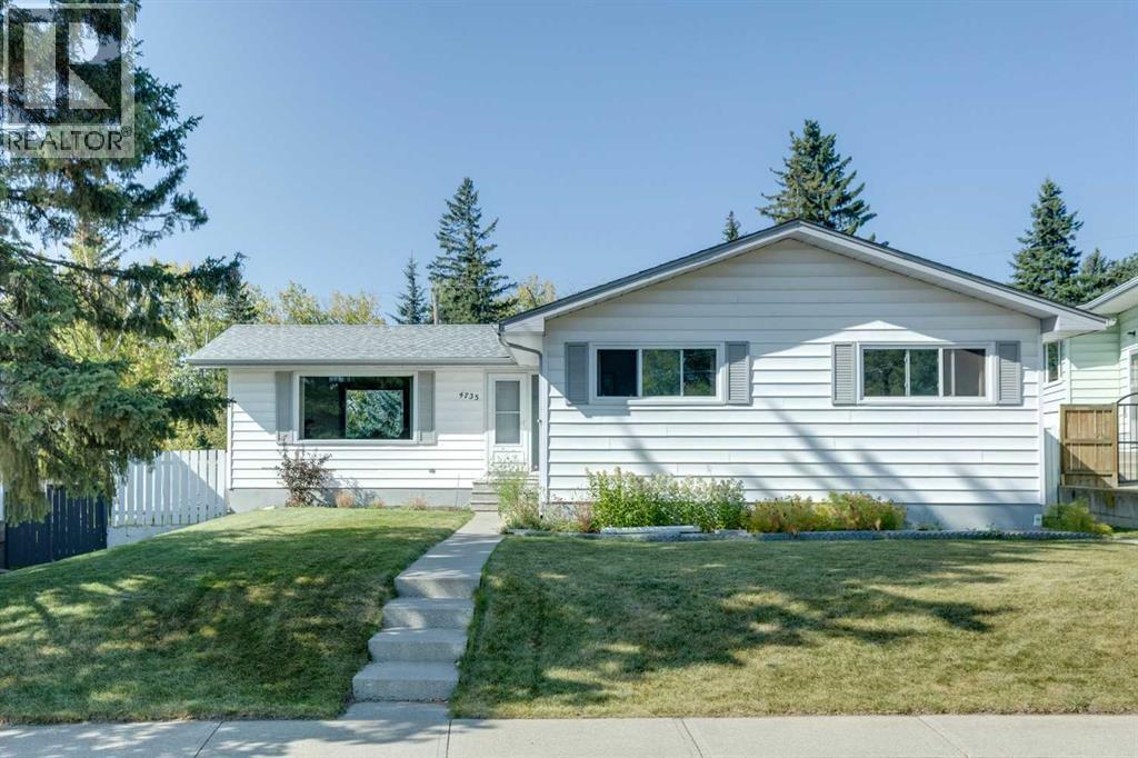 4735 Chapel Rd NW, Calgary, AB T2L 1A7