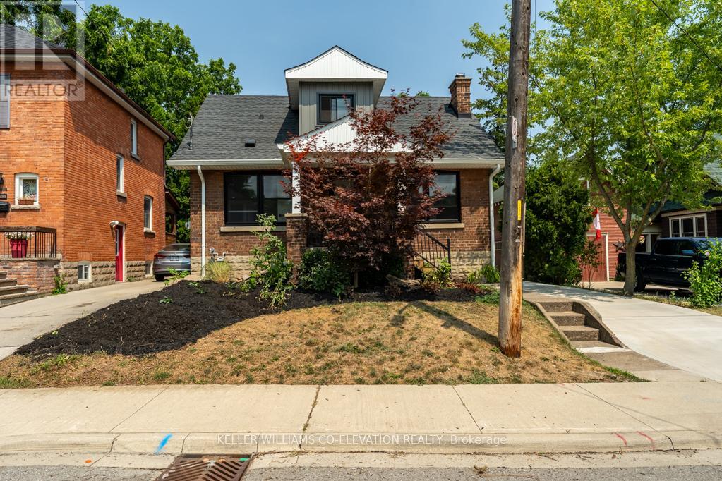 493 Crosby Ave, Burlington, ON L7R 2R6