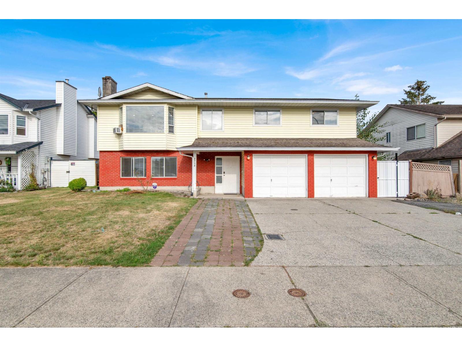 2754 Dehavilland Dr, Abbotsford, BC V2T 5L3