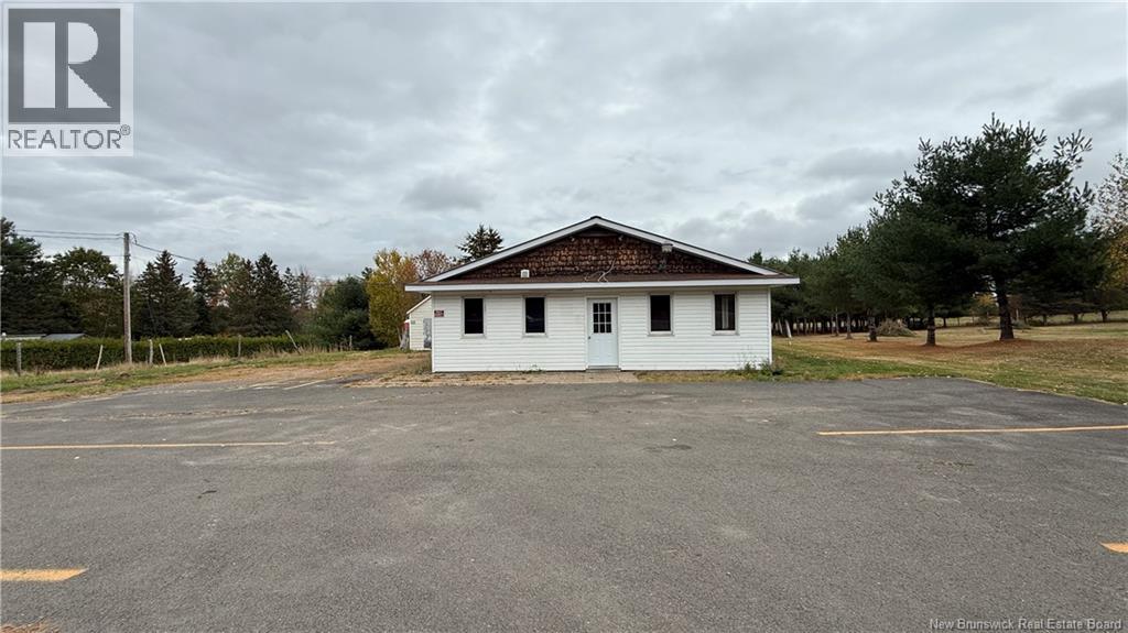6125 Route 101, Hoyt, NB E5L 1Z9