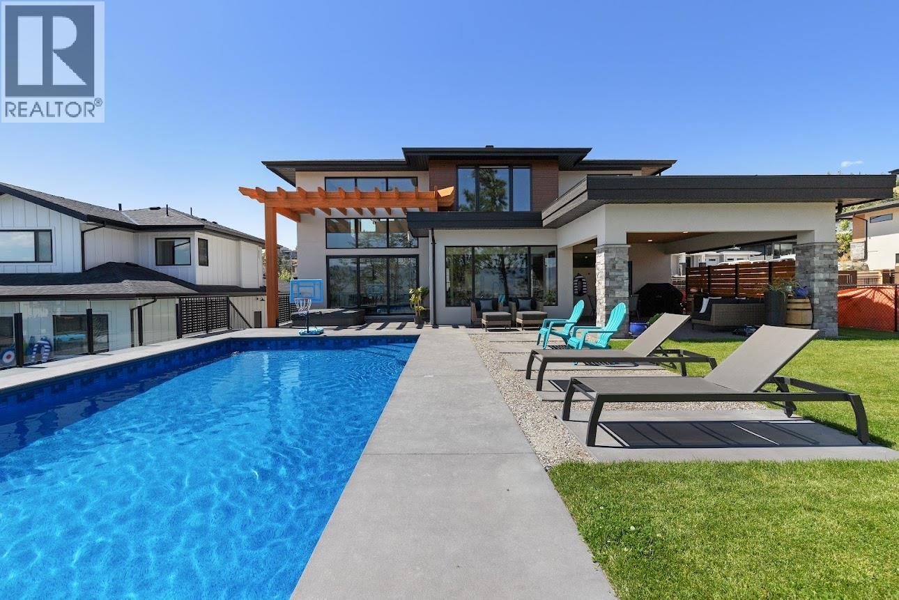 254 Summer Wood Dr, Kelowna, BC V1V 0C9
