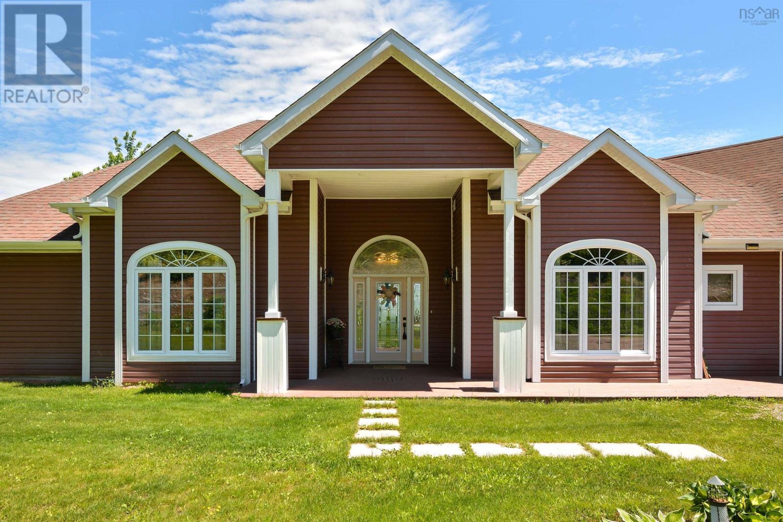 50 Water Tower Rd, Ingonish, NS B0C 1K0