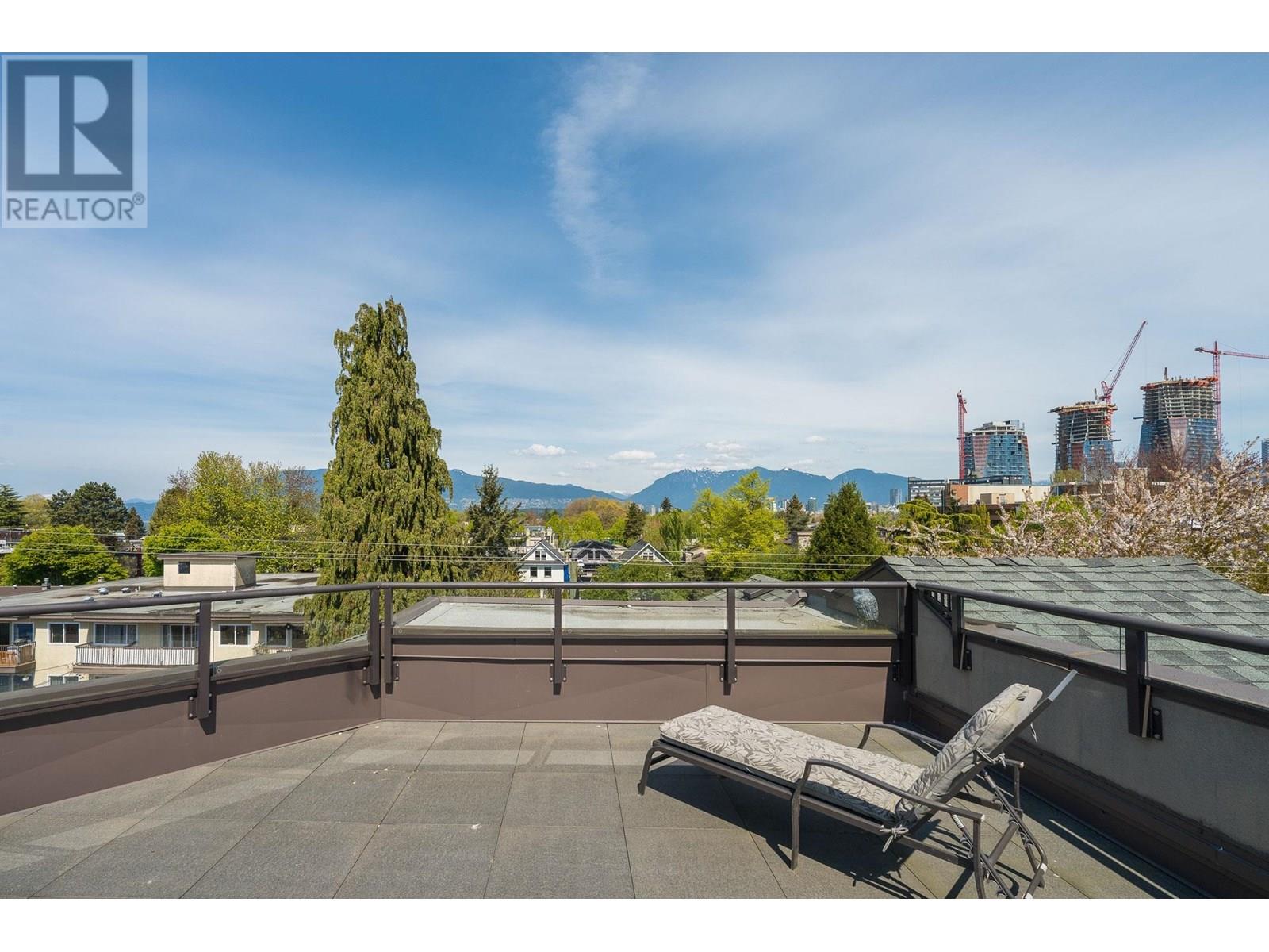 1959 W 2nd Avenue Unit 101, Vancouver, BC V6J 1J2