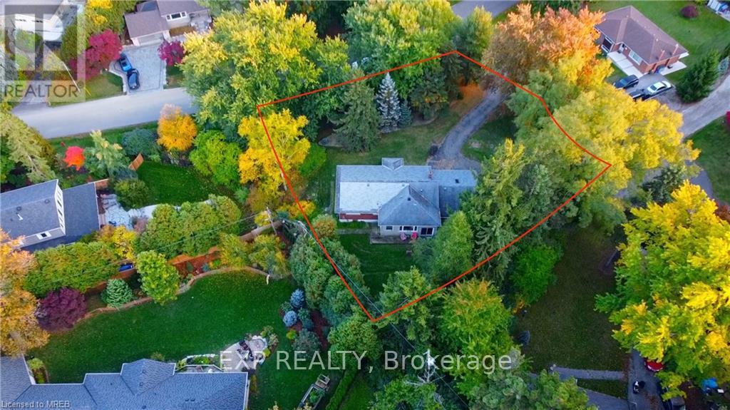 376 Philip Pl, Hamilton Ancaster, ON L9G 3G8