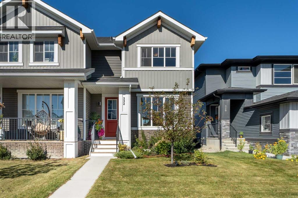 332 Lawthorn Way SE, Airdrie, AB T4A 3M7