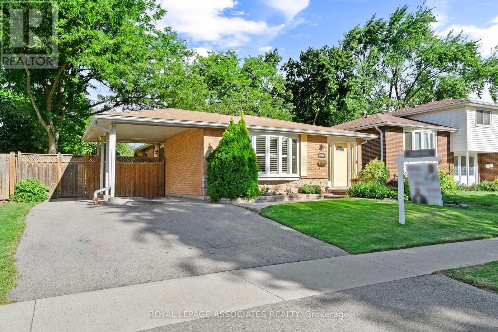 5285 Cindy Ln, Burlington Appleby, ON L7L 3Y4