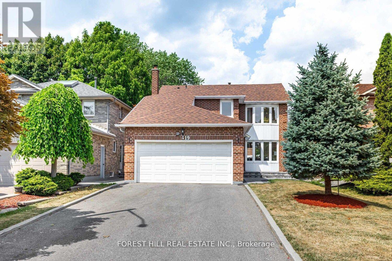 19 Eleanor Cir, Richmond Hill, ON L4C 6K6