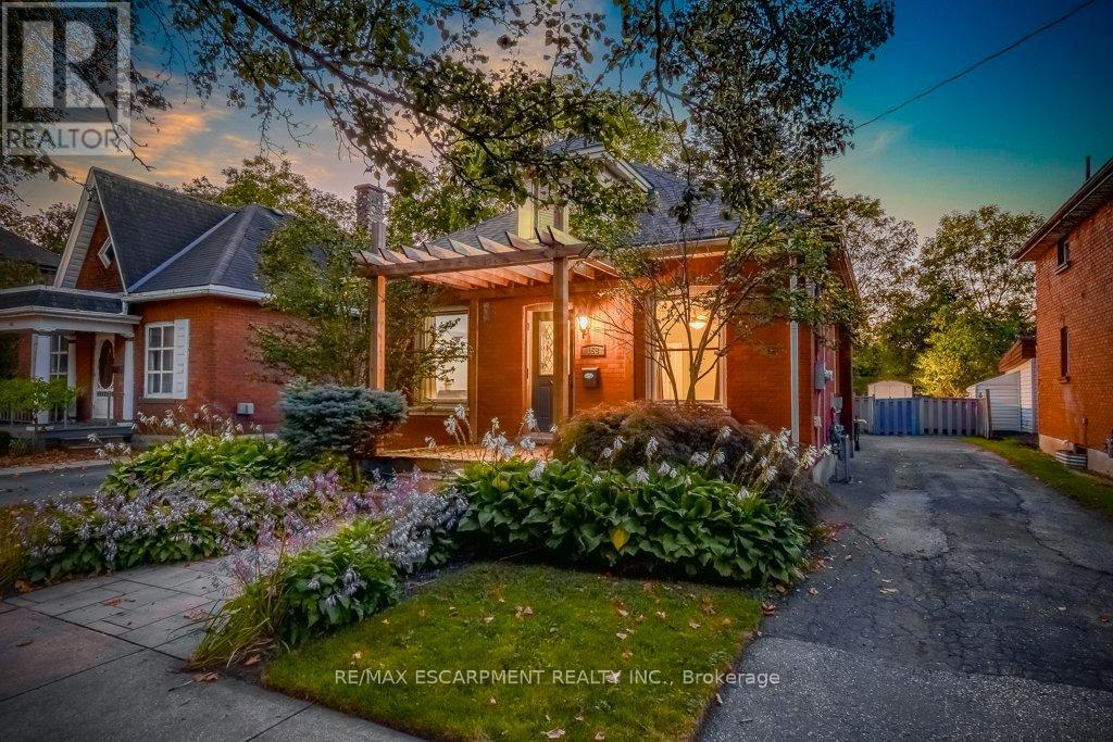 158 Eagle Ave, Brantford, ON N3S 1Z5