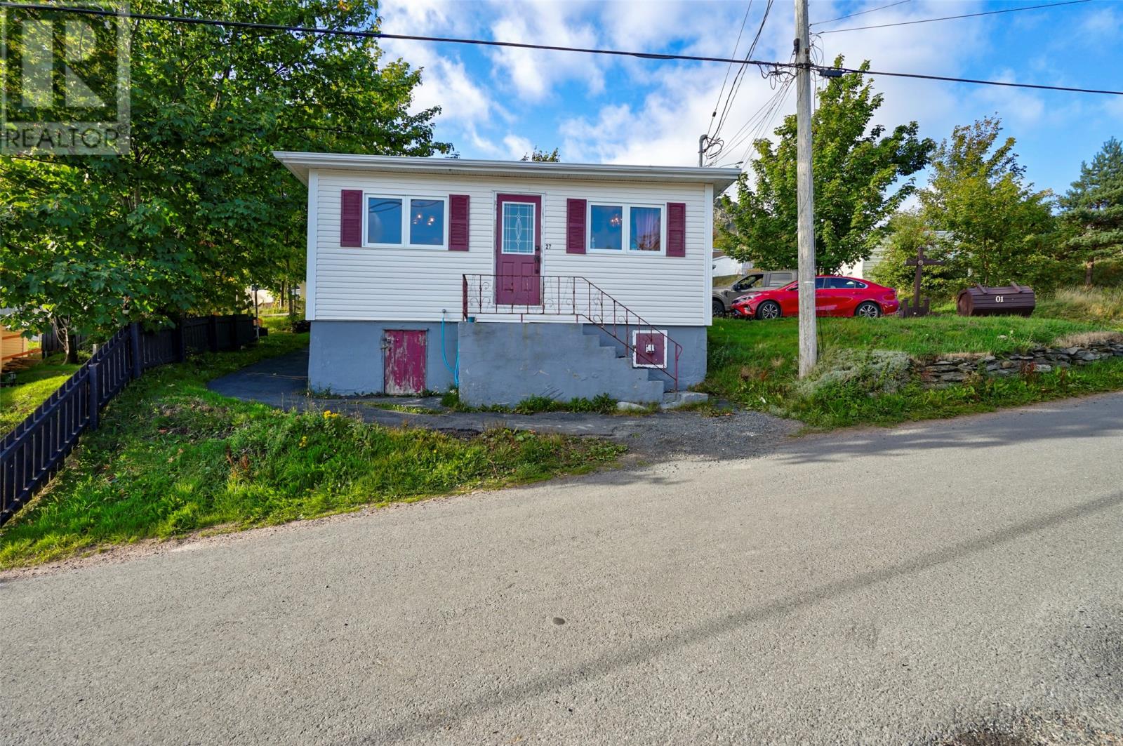 27 Meadow Rd, Upper Island Cove, NL A0A 4E0