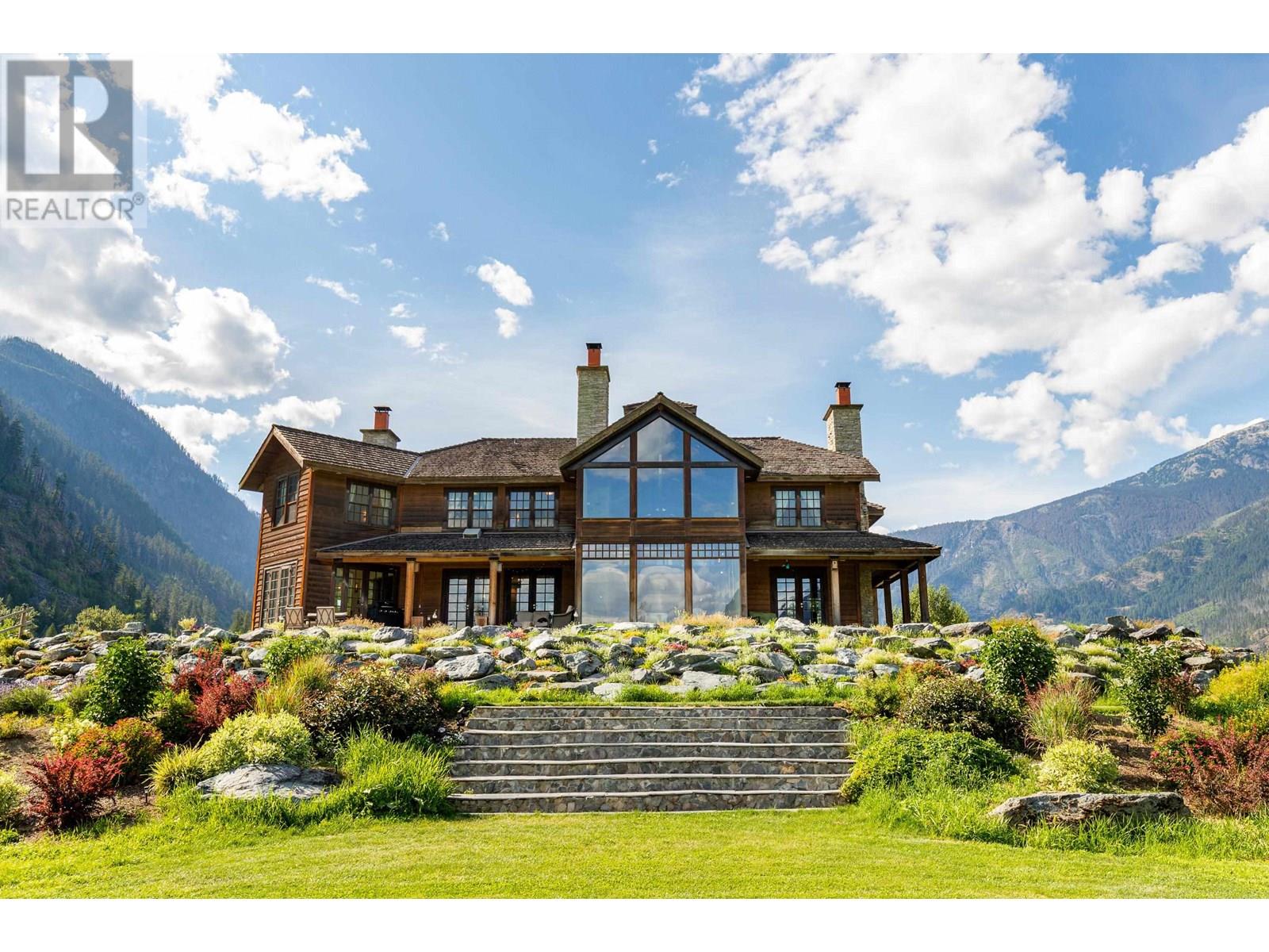 9115 Pemberton Meadows Rd, Pemberton, BC V0N 2L2