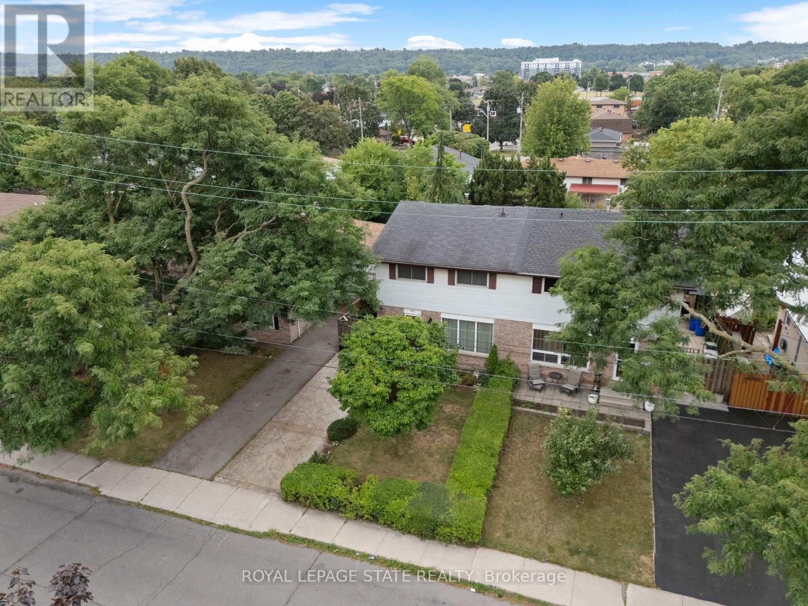 104 Berkindale Dr, Hamilton, ON L8E 1M5