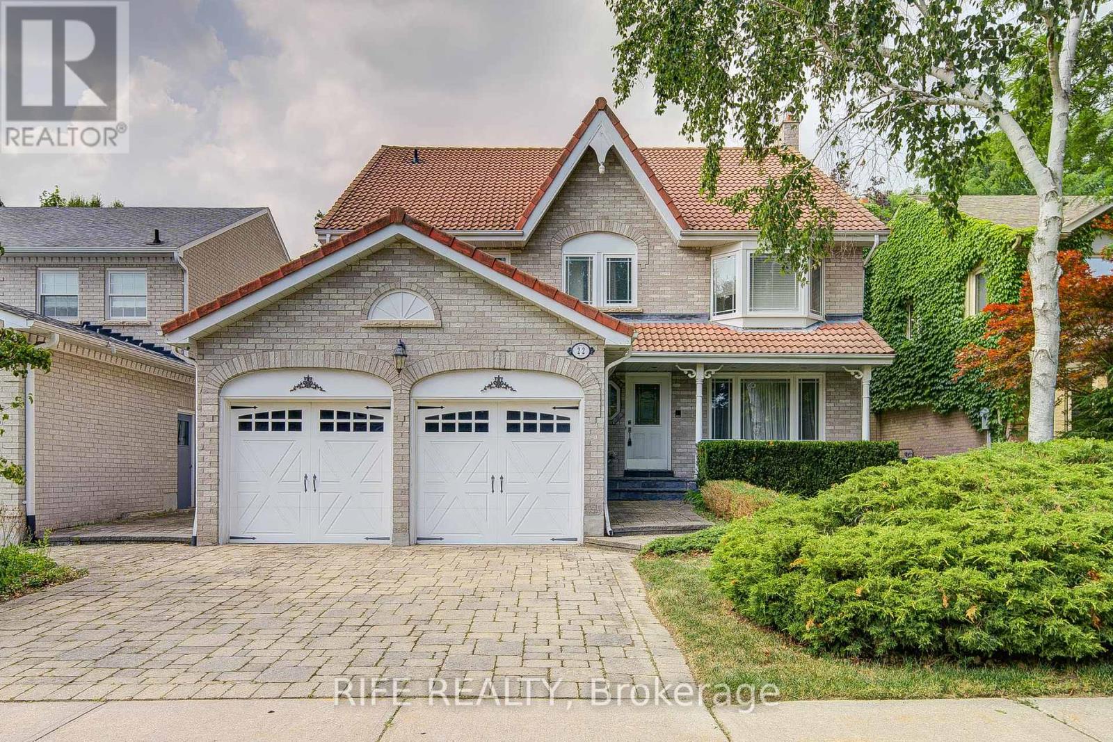22 Chambery Cres, Markham, ON L3R 6L6