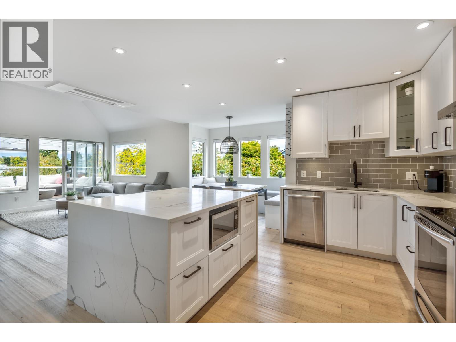 1665 Arbutus Street Unit 304, Vancouver, BC V6J 3X3