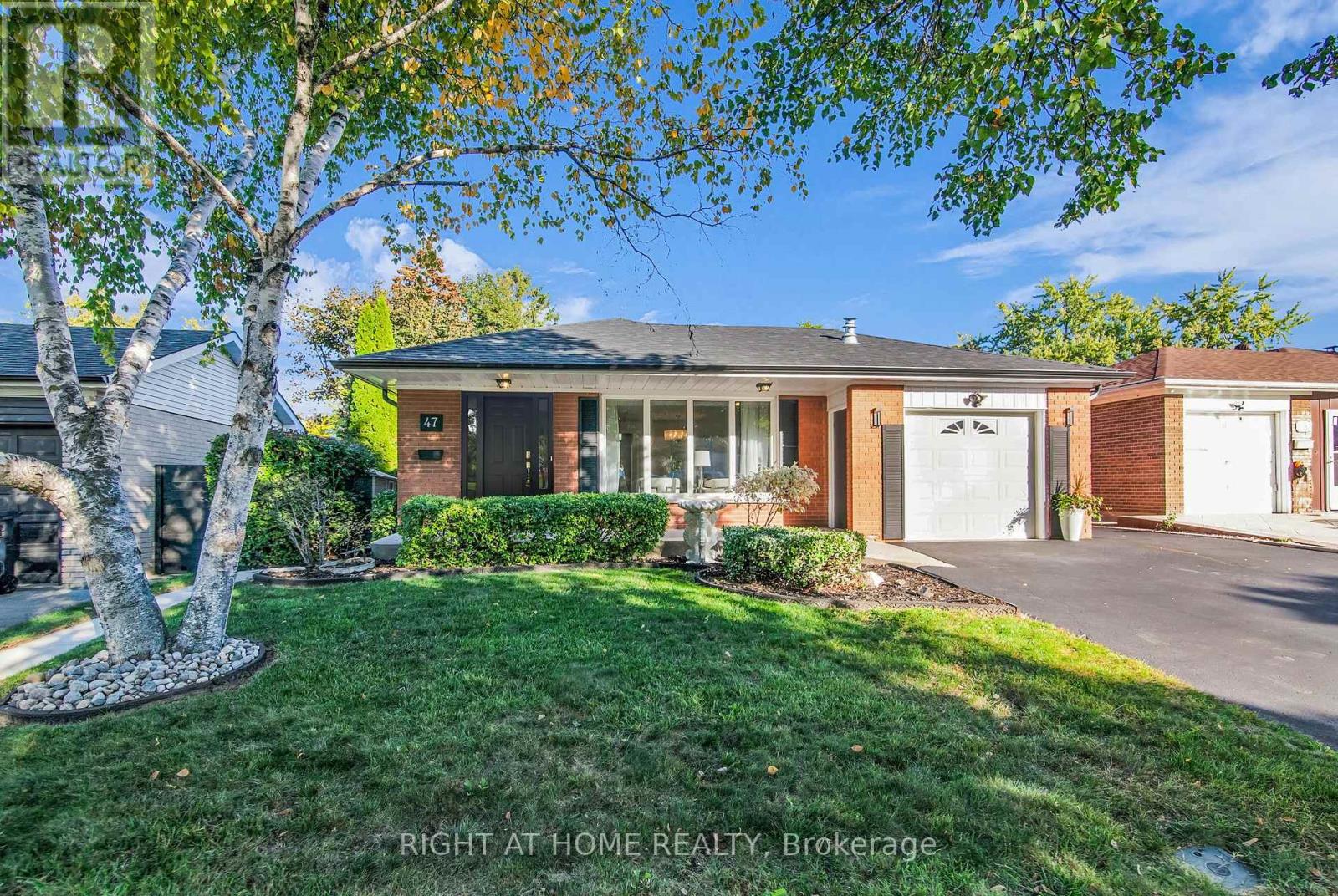 47 Dormington Dr, Toronto Woburn, ON M1G 3N1