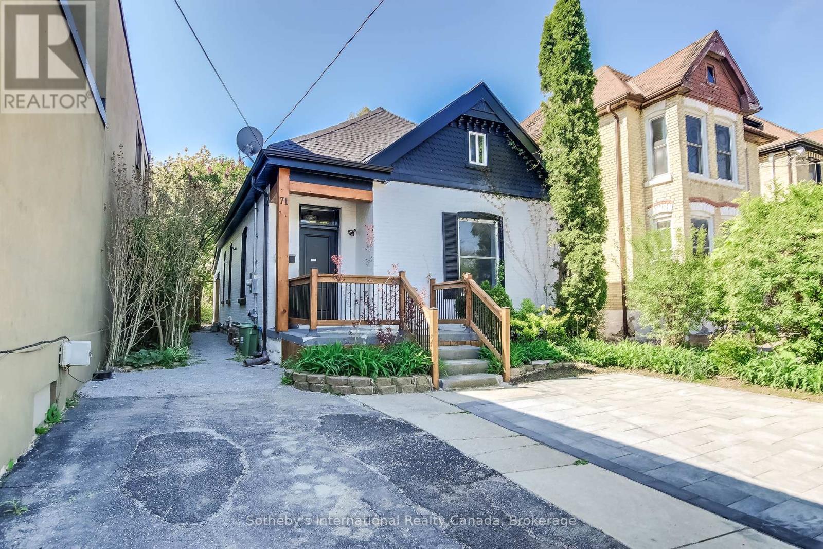 71 Briscoe St E, London, ON N6C 1W8