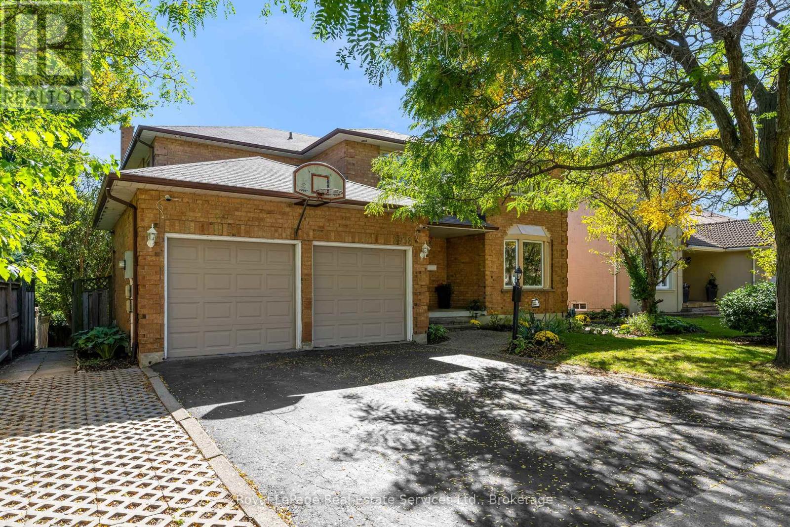 2938 Mulberry Dr, Oakville, ON L6J 7H3