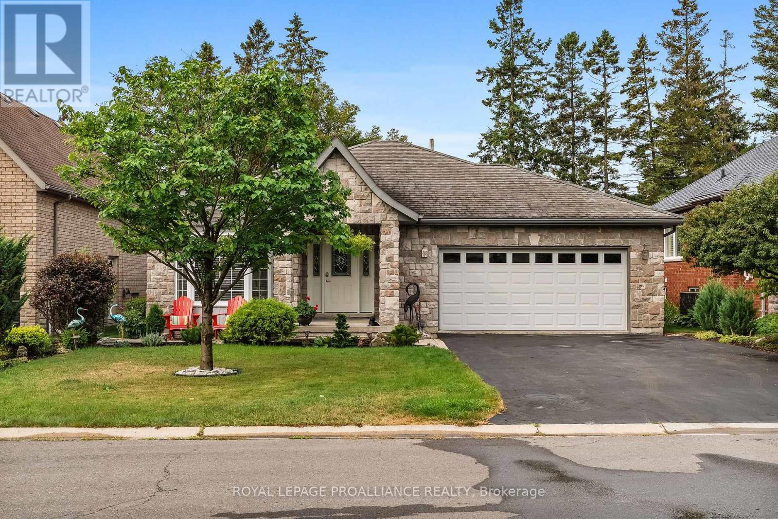 14 Edgewater Dr, Brighton, ON K0K 1H0