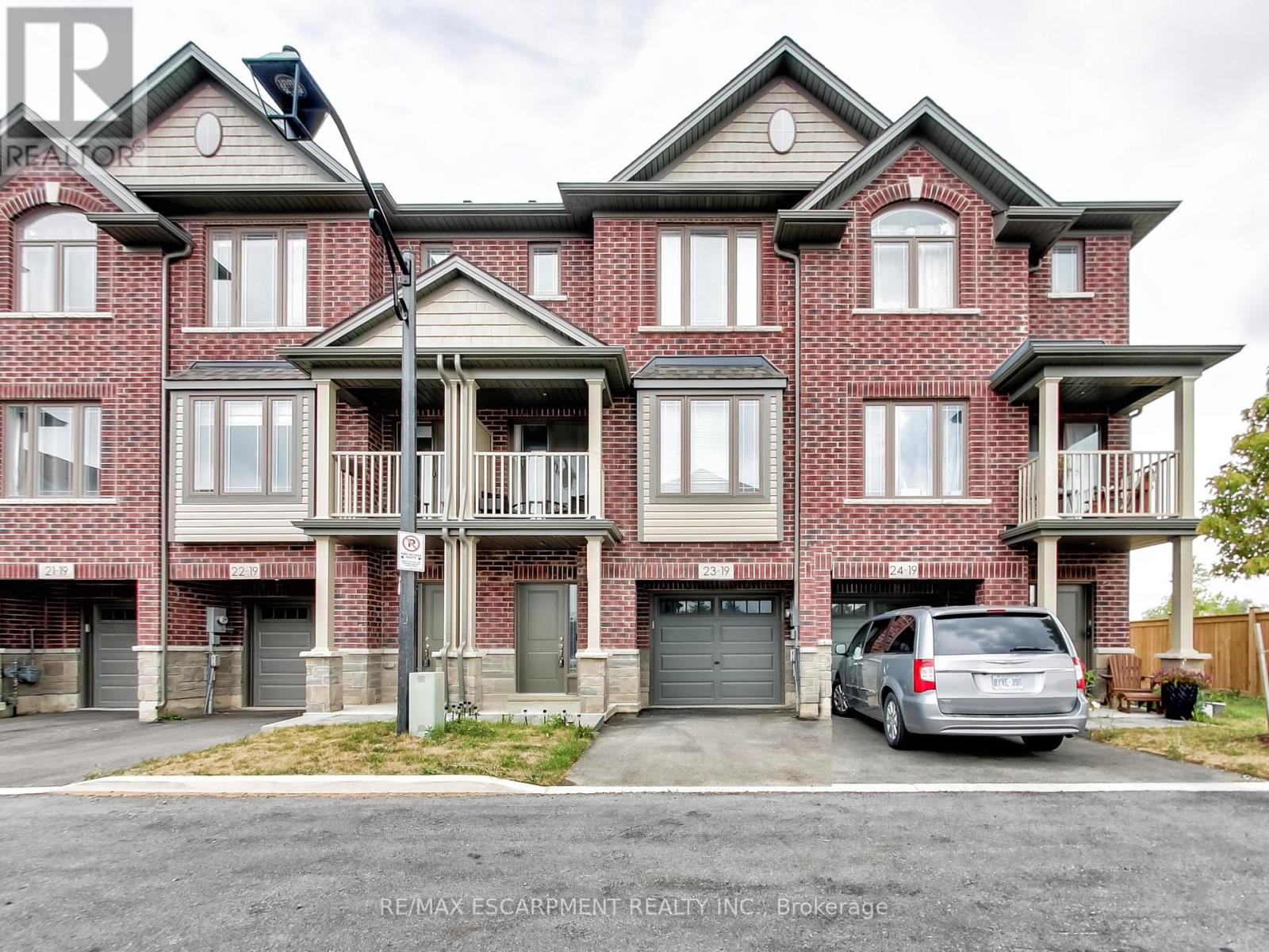 23 19 Picardy Dr, Hamilton Stoney Creek, ON L8J 0M7