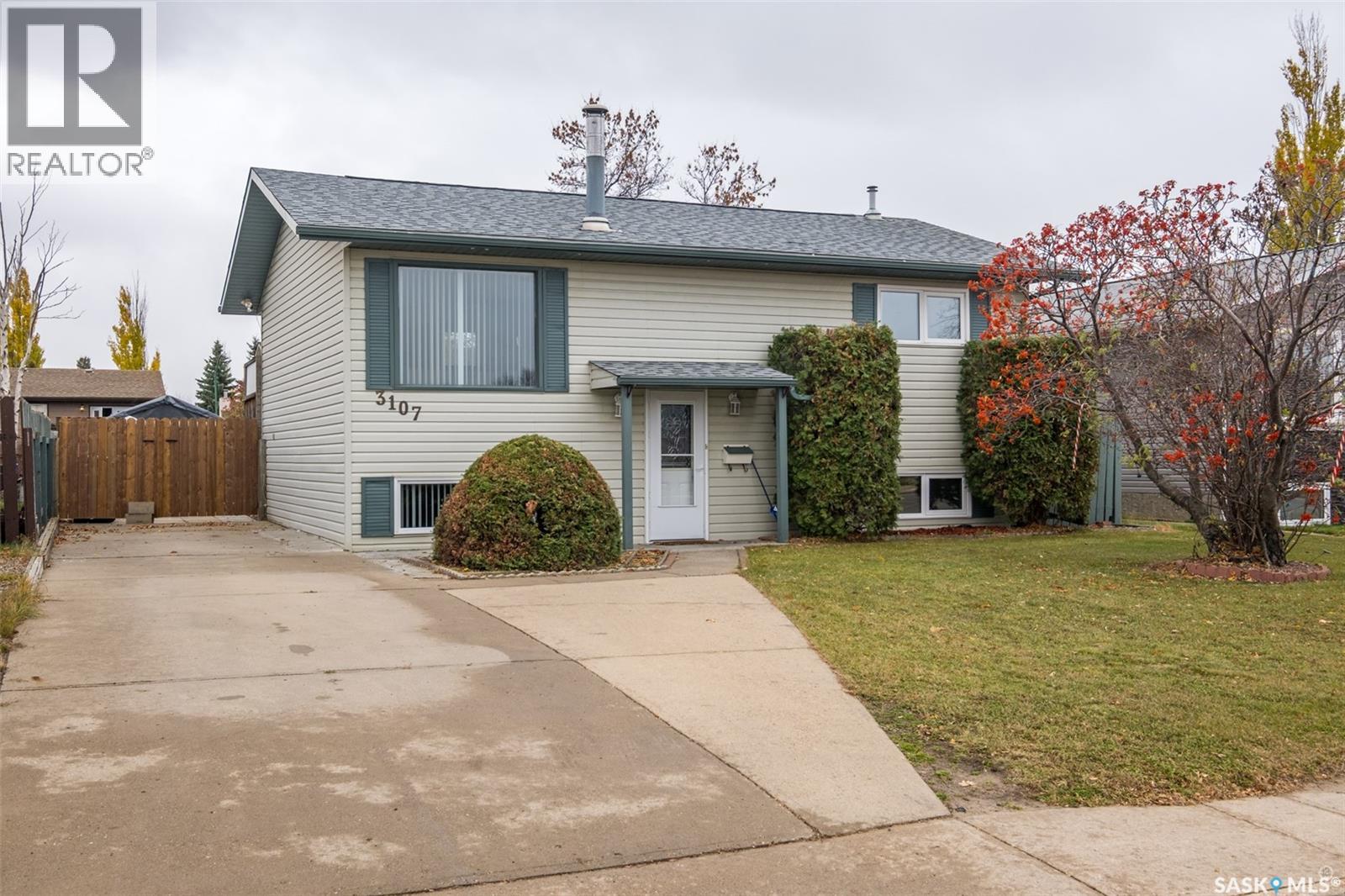 3107 Dunn Dr, Prince Albert, SK S6V 6Y6