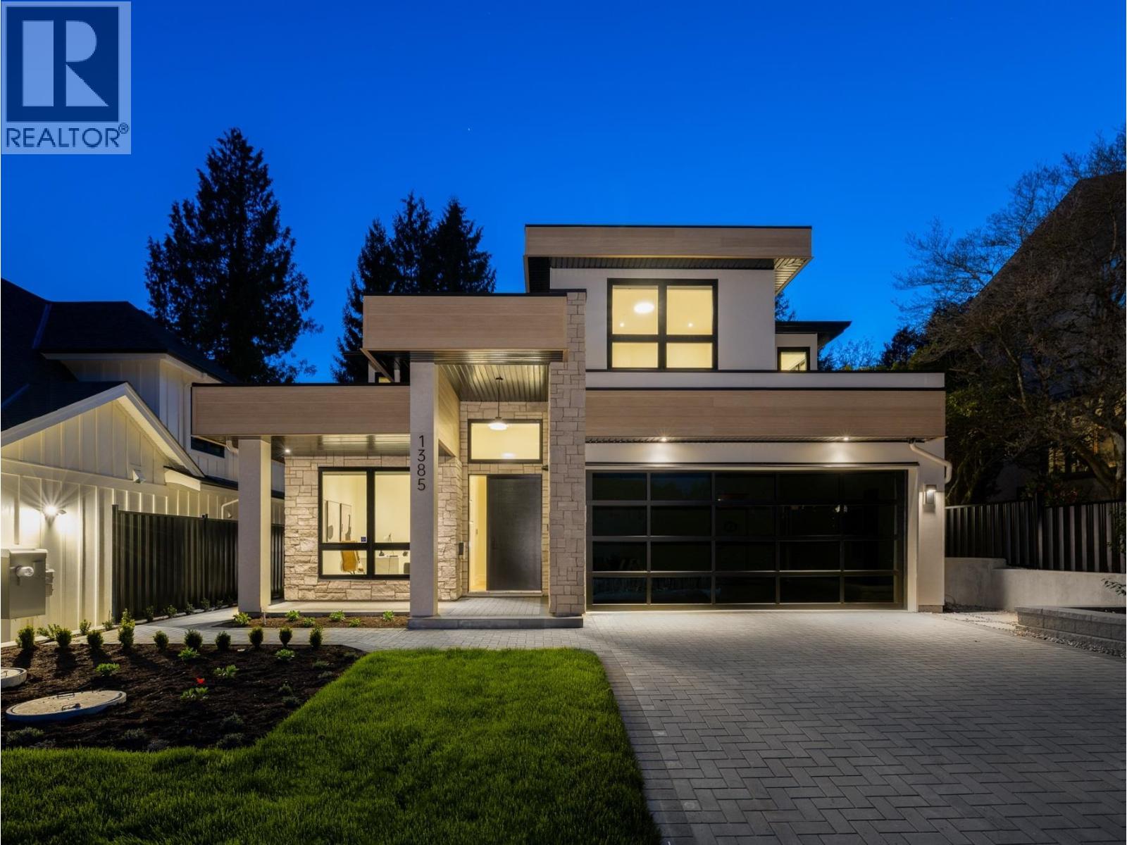 1385 19th Street West, West Vancouver, BC V7V 3X4