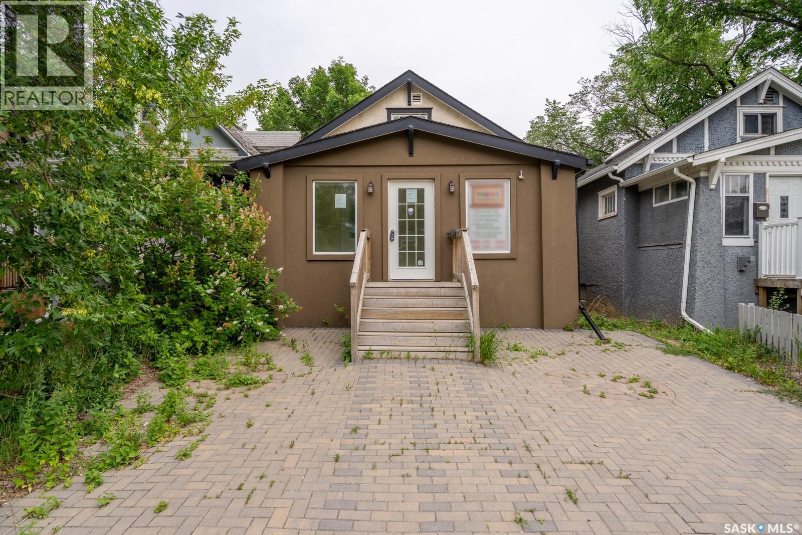 1535 Victoria Ave, Regina, SK S4P 0P6