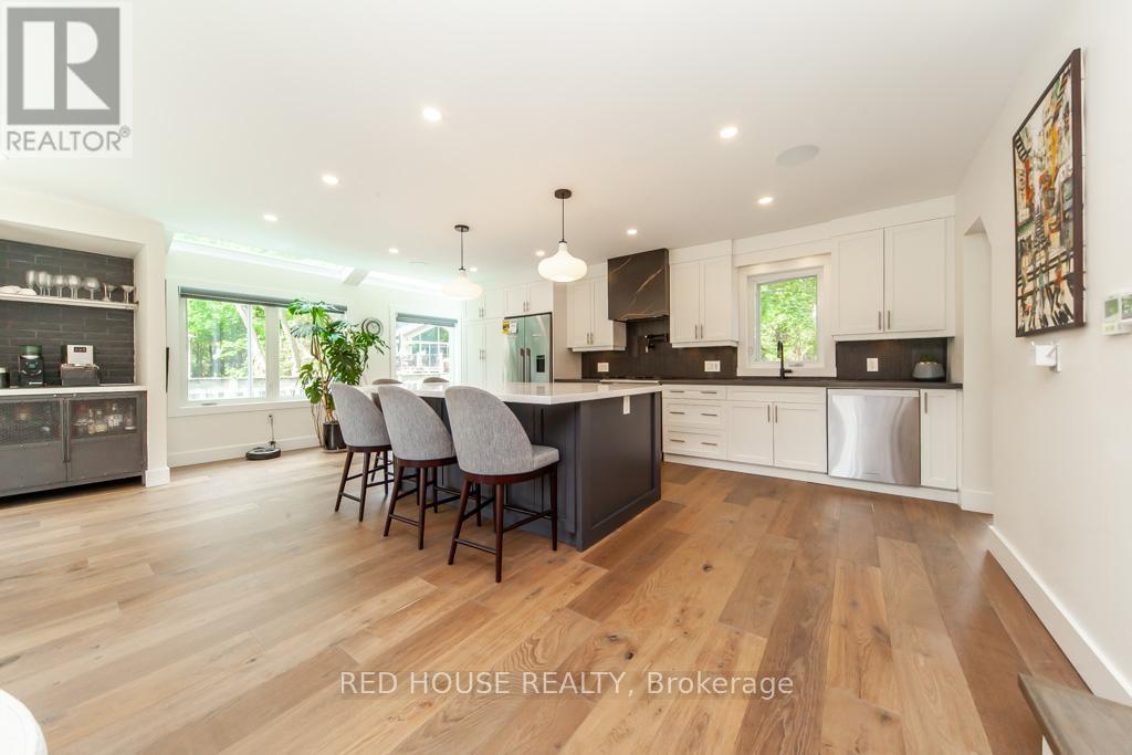 29 Pinewood Trl, Mississauga, ON L5G 2L2