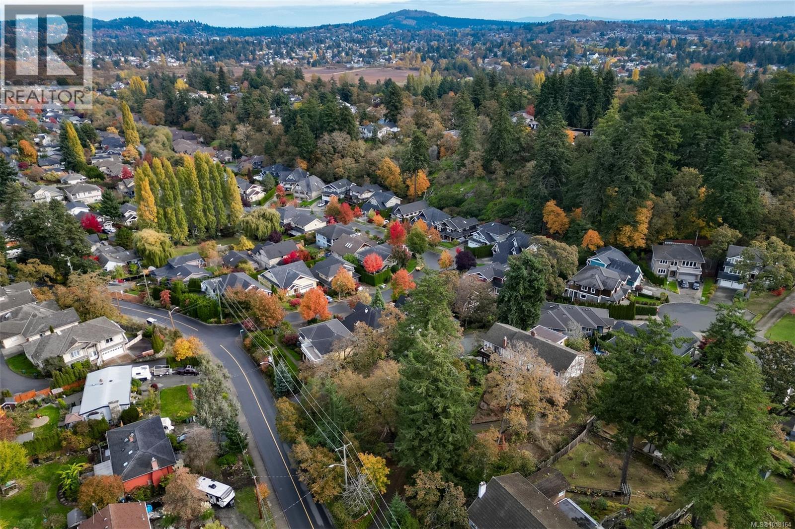 3841 Wilkinson Rd, Saanich, BC V8Z 5A3