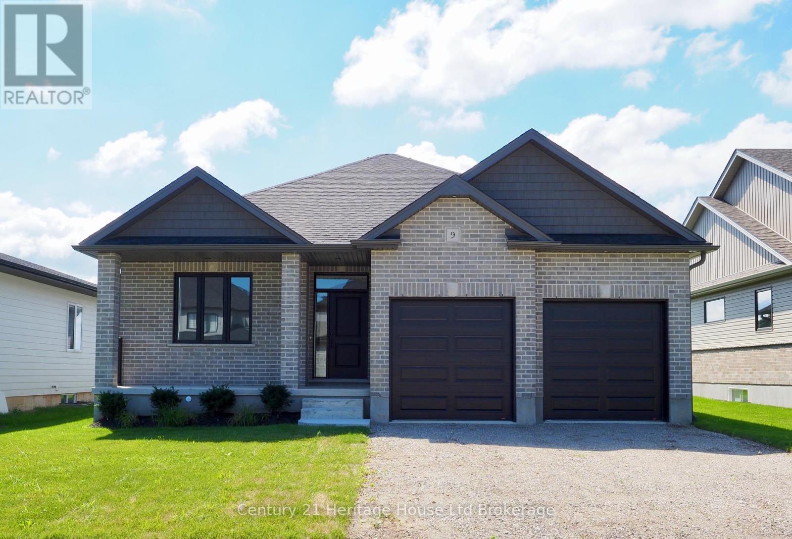 9 Sycamore Dr, Tillsonburg, ON N4G 5S3