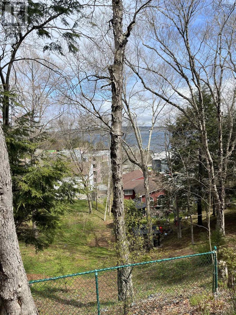 5 Dickson Ave, Halifax, NS B3M 2W4